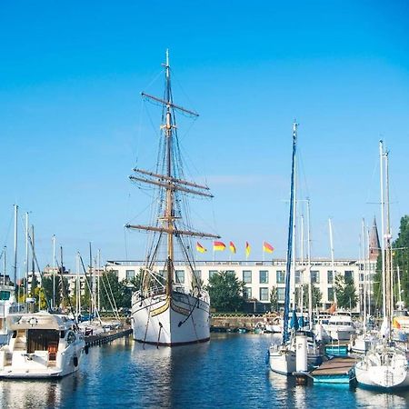 2 Slaapkamer Appartement Op De Zeedijk Van Oostende. Eksteriør bilde