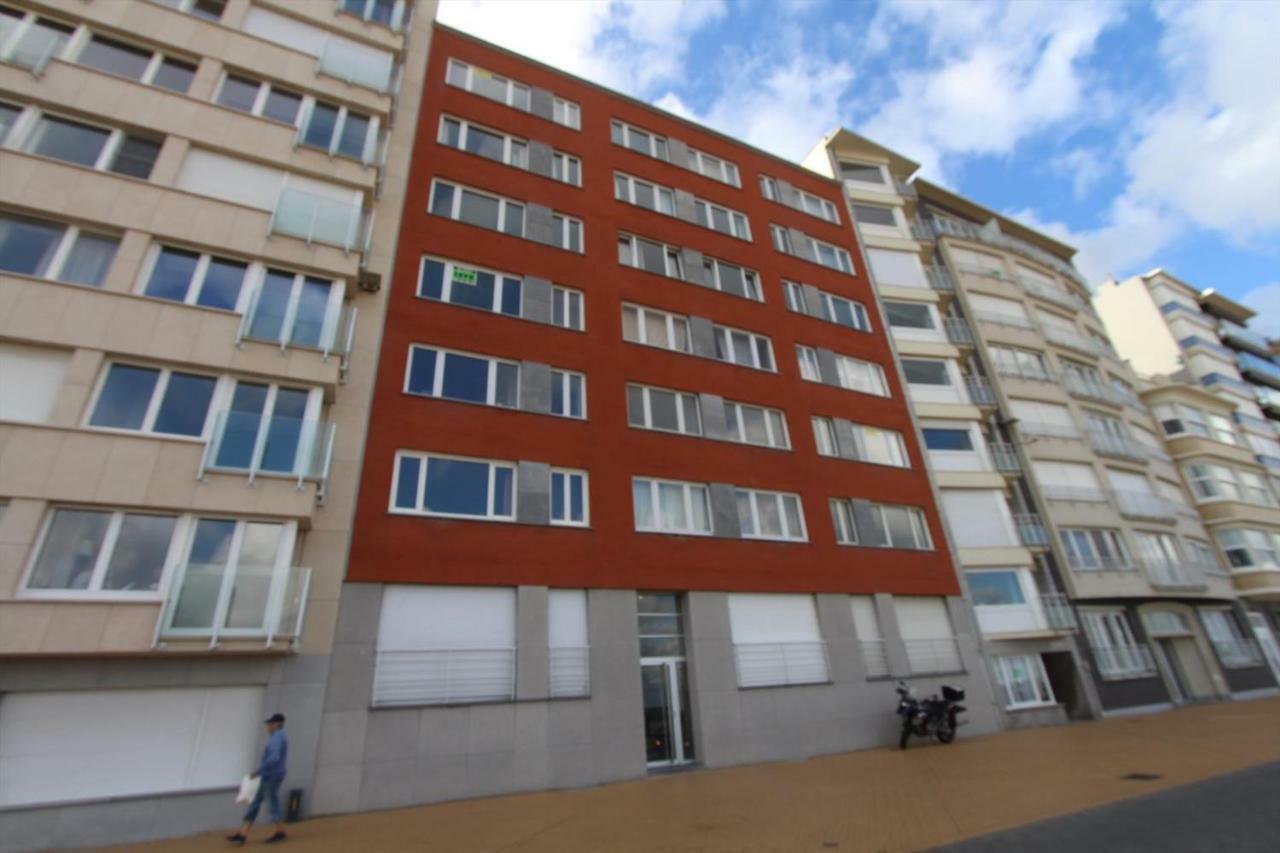 2 Slaapkamer Appartement Op De Zeedijk Van Oostende. Eksteriør bilde